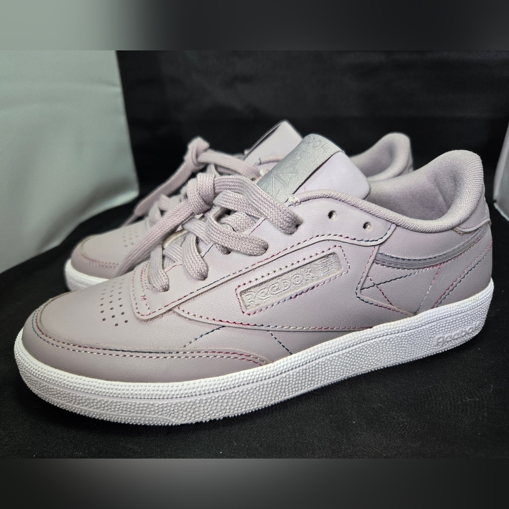 Reebok Classics Club C85 Whisper Grey with Neon Stitching (6)